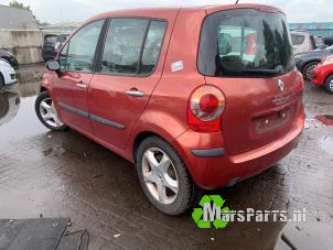 Używane Pokrywa wlewu paliwa Renault Modus/Grand Modus (JP) 1.4 16V Cena € 30,00 Procedura marży oferowane przez Autodemontagebedrijf De Mars