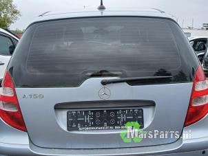 Begagnade Baklucka Mercedes A (W169) 1.5 A-150 5-Drs. Pris € 100,00 Marginaltabell erbjuds av Autodemontagebedrijf De Mars