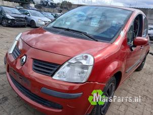 Używane Os napedowa lewy przód Renault Modus/Grand Modus (JP) 1.6 16V Cena € 50,00 Procedura marży oferowane przez Autodemontagebedrijf De Mars