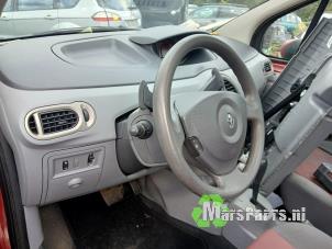 Używane Licznik kilometrów KM Renault Modus/Grand Modus (JP) 1.6 16V Cena € 50,00 Procedura marży oferowane przez Autodemontagebedrijf De Mars