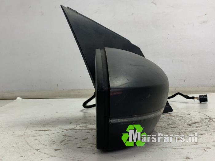 Lusterko zewnetrzne prawe z Volkswagen Polo V (6R) 1.2 TDI 12V BlueMotion 2011