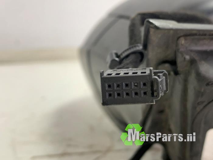 Lusterko zewnetrzne prawe z Volkswagen Polo V (6R) 1.2 TDI 12V BlueMotion 2011