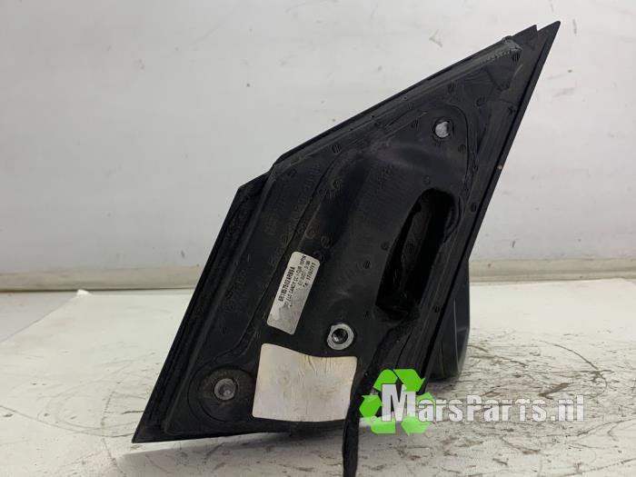 Lusterko zewnetrzne prawe z Volkswagen Polo V (6R) 1.2 TDI 12V BlueMotion 2011