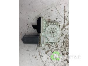 Używane Silnik szyby drzwiowej Mitsubishi Colt CZC 1.5 16V Cena € 250,00 Procedura marży oferowane przez Autodemontagebedrijf De Mars