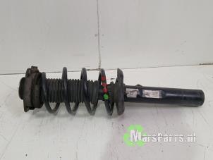 Używane Amortyzator lewy przód Volkswagen Caddy IV 2.0 TDI 75 Cena € 50,00 Procedura marży oferowane przez Autodemontagebedrijf De Mars