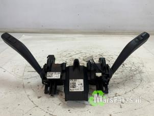 Używane Przelacznik Combi kolumny kierownicy Volkswagen Caddy IV 2.0 TDI 75 Cena € 35,00 Procedura marży oferowane przez Autodemontagebedrijf De Mars