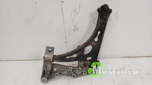 Używane Wahacz zawieszenia prawy przód Volkswagen Touran (1T1/T2) 1.6 FSI 16V Cena € 25,00 Procedura marży oferowane przez Autodemontagebedrijf De Mars