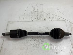 Używane Os napedowa lewy przód Volkswagen Polo V (6R) 1.0 TSI 12V BlueMotion Cena € 50,00 Procedura marży oferowane przez Autodemontagebedrijf De Mars