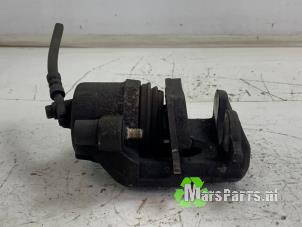 Używane Zacisk hamulcowy prawy przód Volkswagen Polo V (6R) 1.0 TSI 12V BlueMotion Cena € 20,00 Procedura marży oferowane przez Autodemontagebedrijf De Mars