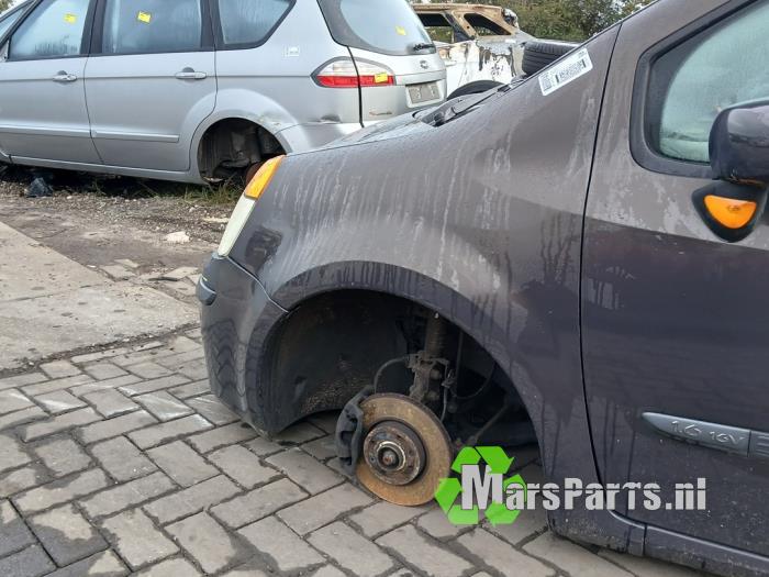 Ekran lewy przód z Renault Modus/Grand Modus (JP) 1.6 16V 2005