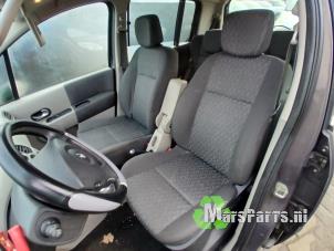 Używane Zestaw powlok (kompletny) Renault Modus/Grand Modus (JP) 1.6 16V Cena na żądanie oferowane przez Autodemontagebedrijf De Mars