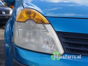 Używane Reflektor prawy Renault Modus/Grand Modus (JP) 1.2 16V Cena € 50,00 Procedura marży oferowane przez Autodemontagebedrijf De Mars