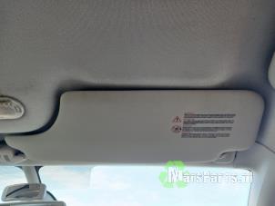 Używane Oslona przeciwsloneczna Renault Modus/Grand Modus (JP) 1.2 16V Cena € 30,00 Procedura marży oferowane przez Autodemontagebedrijf De Mars