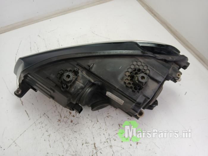 Reflektor prawy z Volkswagen Caddy IV 2.0 TDI 75 2018