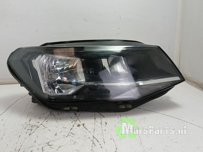 Reflektor prawy z Volkswagen Caddy IV 2.0 TDI 75 2018