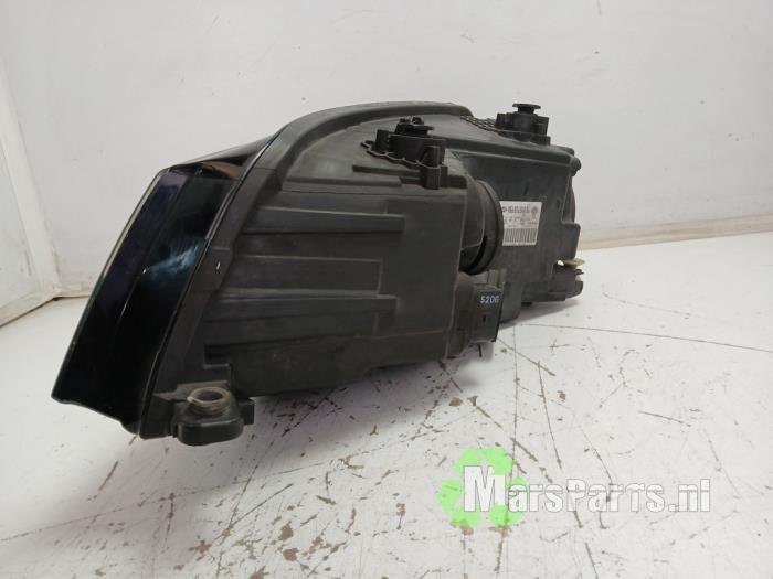 Reflektor prawy z Volkswagen Caddy IV 2.0 TDI 75 2018