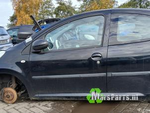 Begagnade Dörr, 4-dörrars, vänster fram Citroen C1 1.0 12V Pris € 50,00 Marginaltabell erbjuds av Autodemontagebedrijf De Mars