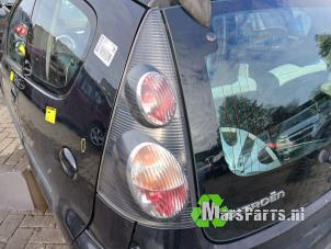 Begagnade Baklykta, vänster Citroen C1 1.0 12V Pris € 35,00 Marginaltabell erbjuds av Autodemontagebedrijf De Mars