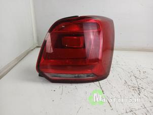 Używane Tylne swiatlo pozycyjne prawe Volkswagen Polo V (6R) 1.4 TDI DPF BlueMotion technology Cena € 30,00 Procedura marży oferowane przez Autodemontagebedrijf De Mars
