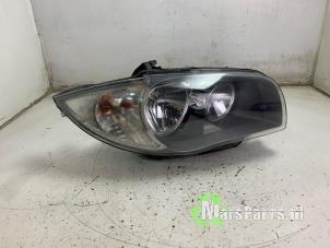 Begagnade Strålkastare, höger BMW 1 serie (E87/87N) 118i 16V Pris € 40,00 Marginaltabell erbjuds av Autodemontagebedrijf De Mars