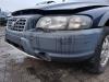 Främre stötfångare från en Volvo XC70 (SZ) XC70 2.4 T 20V 2001