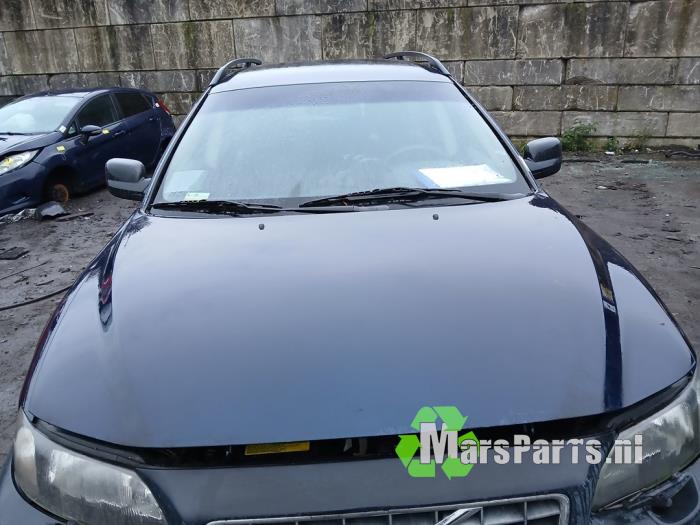 Motorhuv från en Volvo XC70 (SZ) XC70 2.4 T 20V 2001