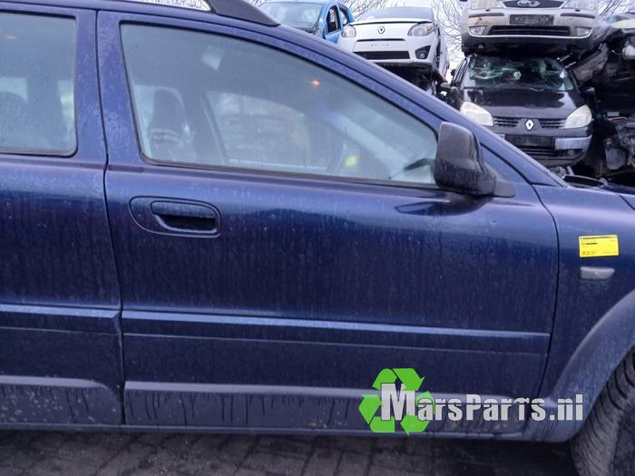 Framdörr, 4-dörrars, höger från en Volvo XC70 (SZ) XC70 2.4 T 20V 2001