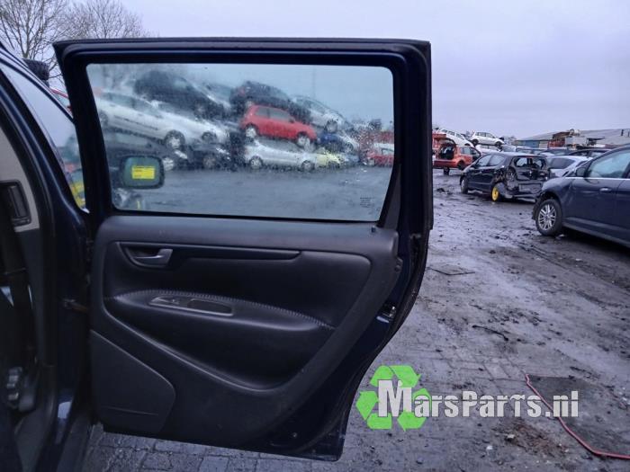 Bakdörr, 4-dörrars, höger från en Volvo XC70 (SZ) XC70 2.4 T 20V 2001