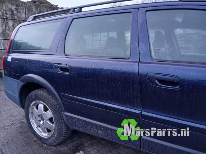 Bakdörr, 4-dörrars, höger från en Volvo XC70 (SZ) XC70 2.4 T 20V 2001