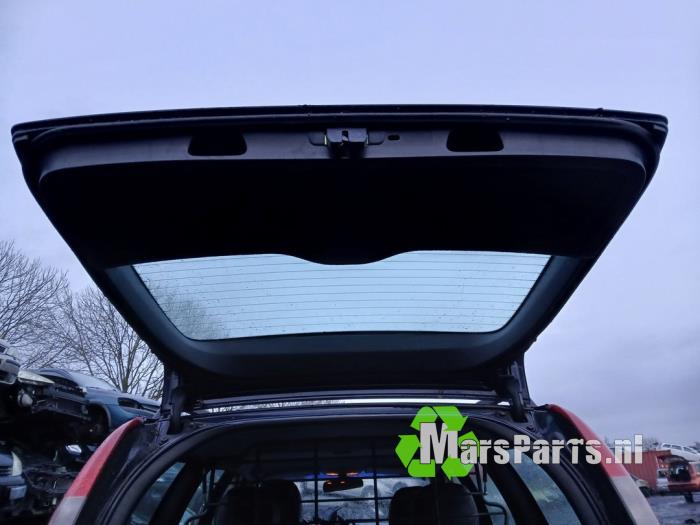 Baklucka från en Volvo XC70 (SZ) XC70 2.4 T 20V 2001