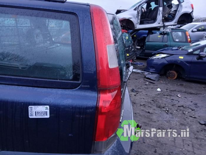 Baklykta, vänster från en Volvo XC70 (SZ) XC70 2.4 T 20V 2001
