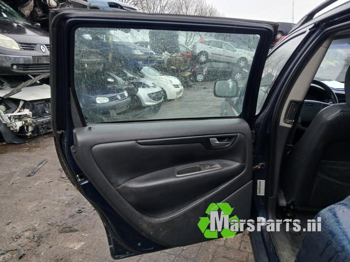 Bakdörr, 4-dörrars, vänster från en Volvo XC70 (SZ) XC70 2.4 T 20V 2001