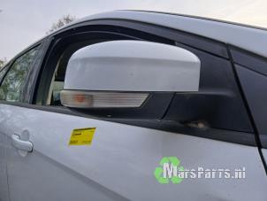 Używane Lusterko zewnetrzne prawe Ford Focus 3 Wagon 1.0 Ti-VCT EcoBoost 12V 100 Cena na żądanie oferowane przez Autodemontagebedrijf De Mars