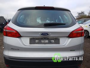 Używane Tylna klapa Ford Focus 3 Wagon 1.0 Ti-VCT EcoBoost 12V 100 Cena na żądanie oferowane przez Autodemontagebedrijf De Mars