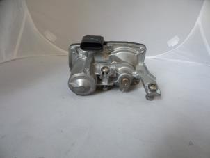 Gebruikte EGR Klep Skoda Superb (3V3) 1.6 TDI Prijs € 50,00 Margeregeling aangeboden door Autobedrijf Broekhuis B.V.