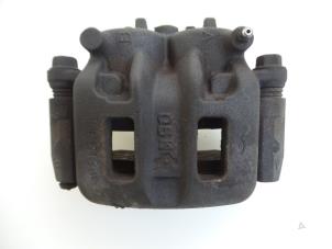 Gebruikte Remklauw (Tang) rechts-voor Mitsubishi Pajero Hardtop (V6/7) 3.2 DI-D 16V Long Prijs € 15,00 Margeregeling aangeboden door Autobedrijf Broekhuis B.V.