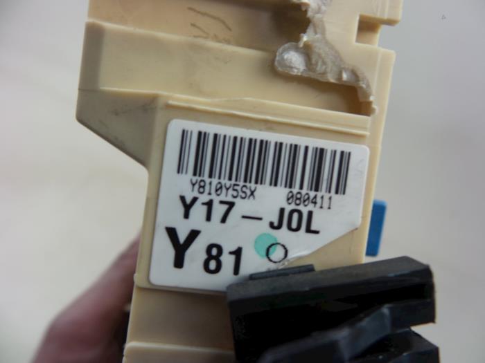 Säkringsbox från en Suzuki SX4 (EY/GY) 1.6 DDiS 2008