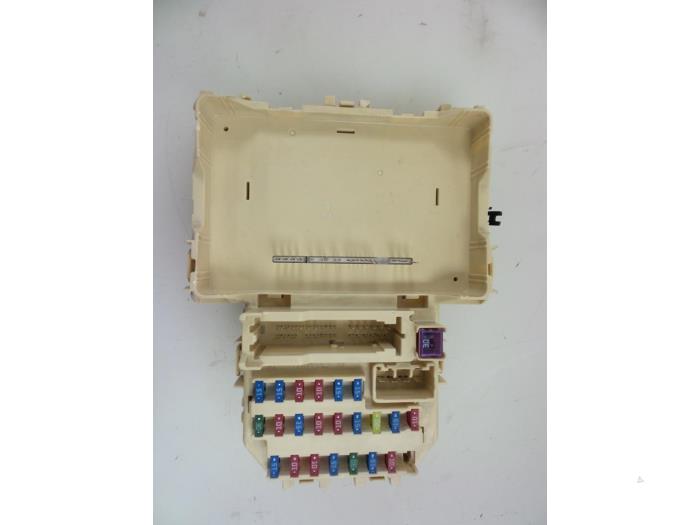 Säkringsbox från en Suzuki SX4 (EY/GY) 1.6 DDiS 2008