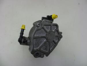 Begagnade Vakuumpump (diesel) Volvo V40 (MV) 1.6 D2 Pris € 25,00 Marginaltabell erbjuds av Autobedrijf Broekhuis B.V.