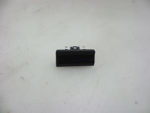 Begagnade Ljussensor Volkswagen Touran (1T3) 2.0 TDI 16V 140 Pris € 15,00 Marginaltabell erbjuds av Autobedrijf Broekhuis B.V.