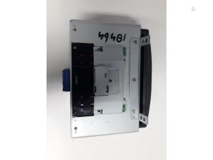 Gebruikte Navigatie Display Volvo V70 (SW) 2.4 D5 20V Prijs € 50,00 Margeregeling aangeboden door Autobedrijf Broekhuis B.V.