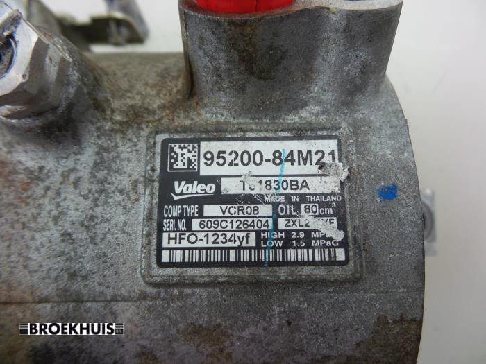 Luftkonditioneringspump från en Suzuki Celerio (LF) 1.0 12V Dualjet 2017