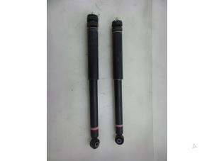 Gebruikte Schokdemper set Suzuki Celerio (LF) 1.0 12V Dualjet Prijs € 50,00 Margeregeling aangeboden door Autobedrijf Broekhuis B.V.