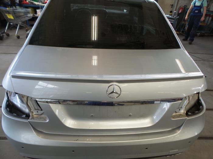 Achterklep van een Mercedes-Benz E (W212) E-350 CDI V6 24V BlueEfficiency 2010