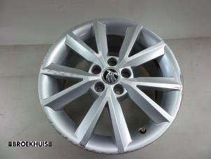 Begagnade Hjul Skoda Fabia III Combi (NJ5) 1.2 TSI 16V Greentech Pris € 50,00 Marginaltabell erbjuds av Autobedrijf Broekhuis B.V.