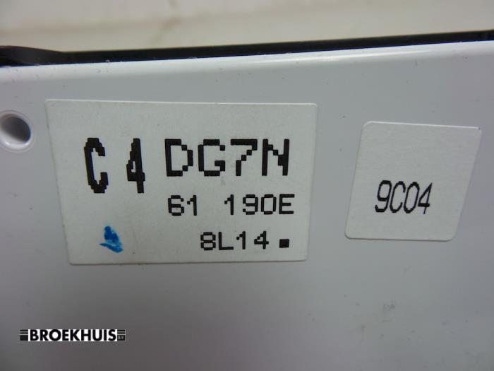Värmekontrollpanel från en Mazda 2 (DJ/DL) 1.5 SkyActiv-G 90 2019