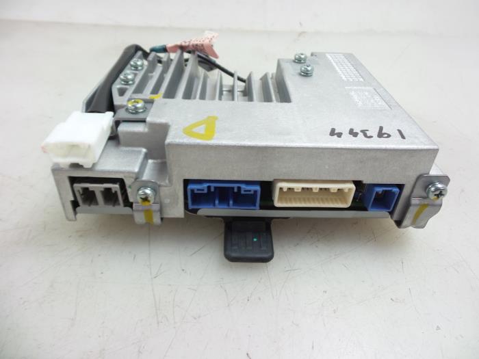 Navigeringssystem från en Mazda 2 (DJ/DL) 1.5 SkyActiv-G 90 2019