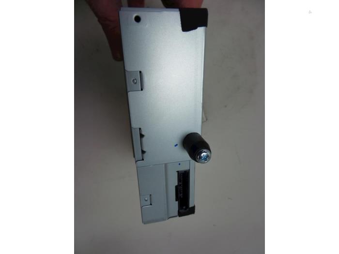 CD-spelare från en Mazda 2 (DJ/DL) 1.5 SkyActiv-G 90 2019