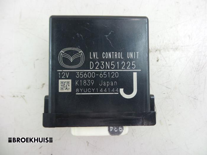 Dator, belysningsmodul från en Mazda 2 (DJ/DL) 1.5 SkyActiv-G 90 2019