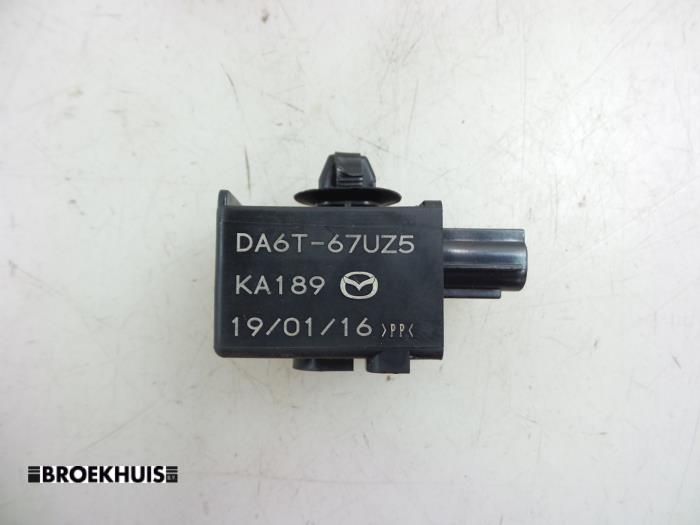 Relä från en Mazda 2 (DJ/DL) 1.5 SkyActiv-G 90 2019